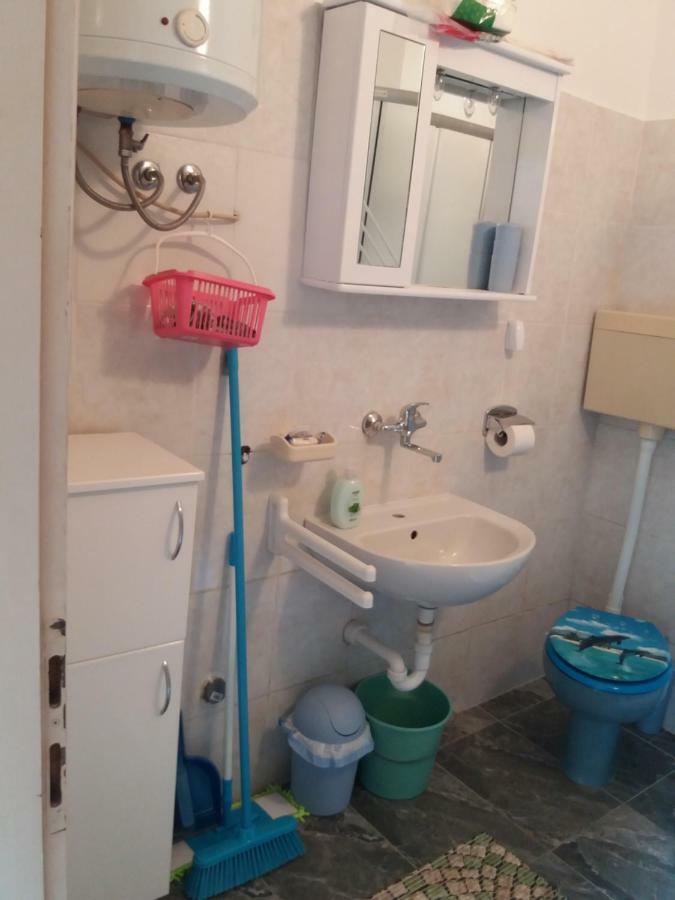 Apartmani Ana-Lora Lopar Exterior foto